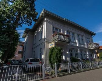 Dom Wczasowy Meduza - Międzyzdroje - Building