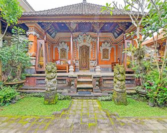 Collection O 91479 Indah Home Stay - Payangan - Budova