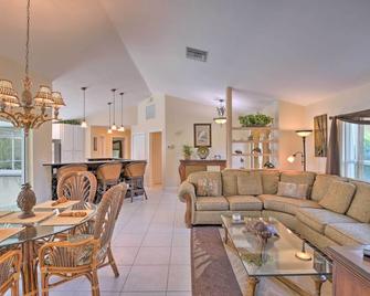 Canalfront Home w/ Private Saltwater Pool! - Marco Island - Living room