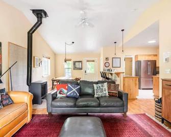 Perfect Family Home in Driggs 15 minutes to Grand Targhee - Hot Tub - Driggs - Sala de estar