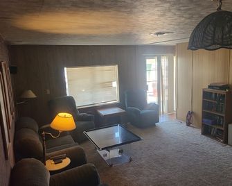 Colorado River Party House - Ehrenberg - Sala de estar