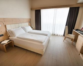 Hotel Silvestri - Livigno - Bedroom