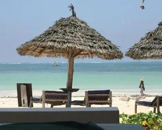 Helwas Zanzibar Beach Hotel - Bwejuu