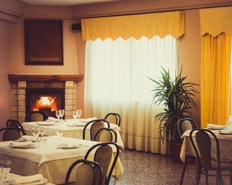Hotel Moreno - Elche de la Sierra - Restaurante