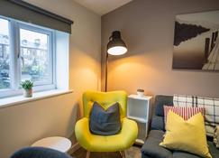 The Hive Apartment - Stockport - Huiskamer