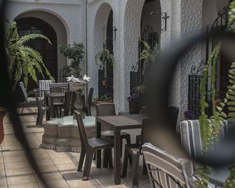 Hotel Ajau Colonial - Ciudad de Guatemala - Patio