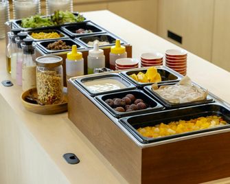 Koko Hotel 金沢駅前 - 金沢市 - ビュッフェ