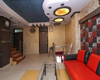 Hotel Novelty By OYO Rooms - Jammu - Lobby