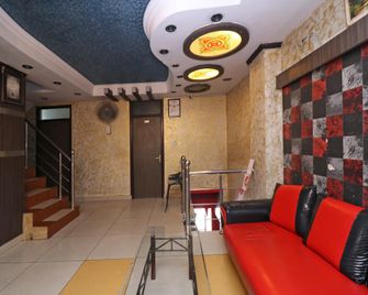 OYO 11637 Hotel Novelty - Jammu - Lobby