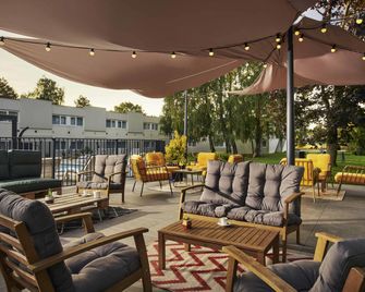 Novotel Roissy Saint-Witz - Saint-Witz - Terasa