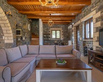 Charming Family Villa With Pool in Koxar - Rétino - Sala de estar