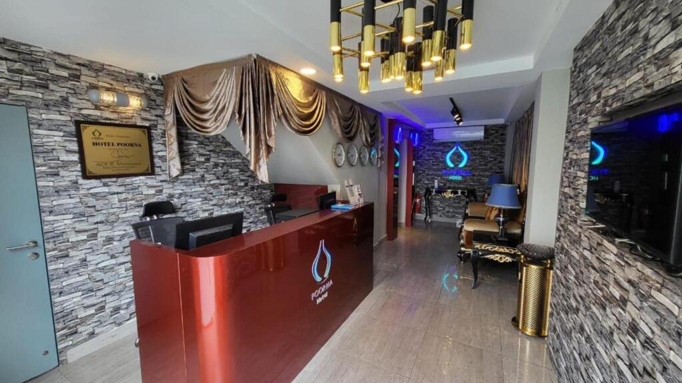 Poorna Hotel