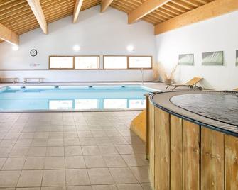 Hameau 1 002 - Spa & Piscine Appartement 6 Pers - Orelle - Piscina