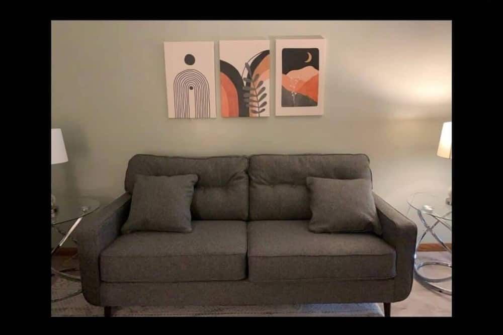 Apt 2 The Mod Squad