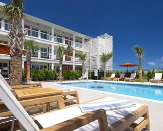 Oceaneer Hotel - Carolina Beach - Басейн