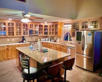 Lake Front, Sunset Views, Diamond Lake, Newport, Wa - Newport - Kitchen
