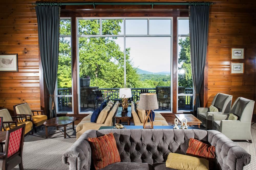 براستاون فالي ريزورت آند سبا