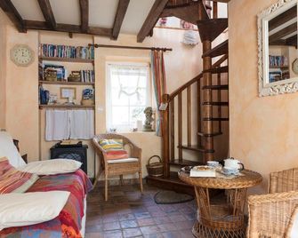 A l'Ombre Bleue - La Boissière-École - Sala de estar