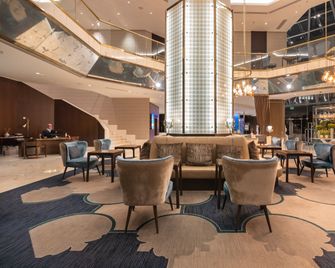 Intercontinental Hotels Lisbon By IHG - Lisbon - Building