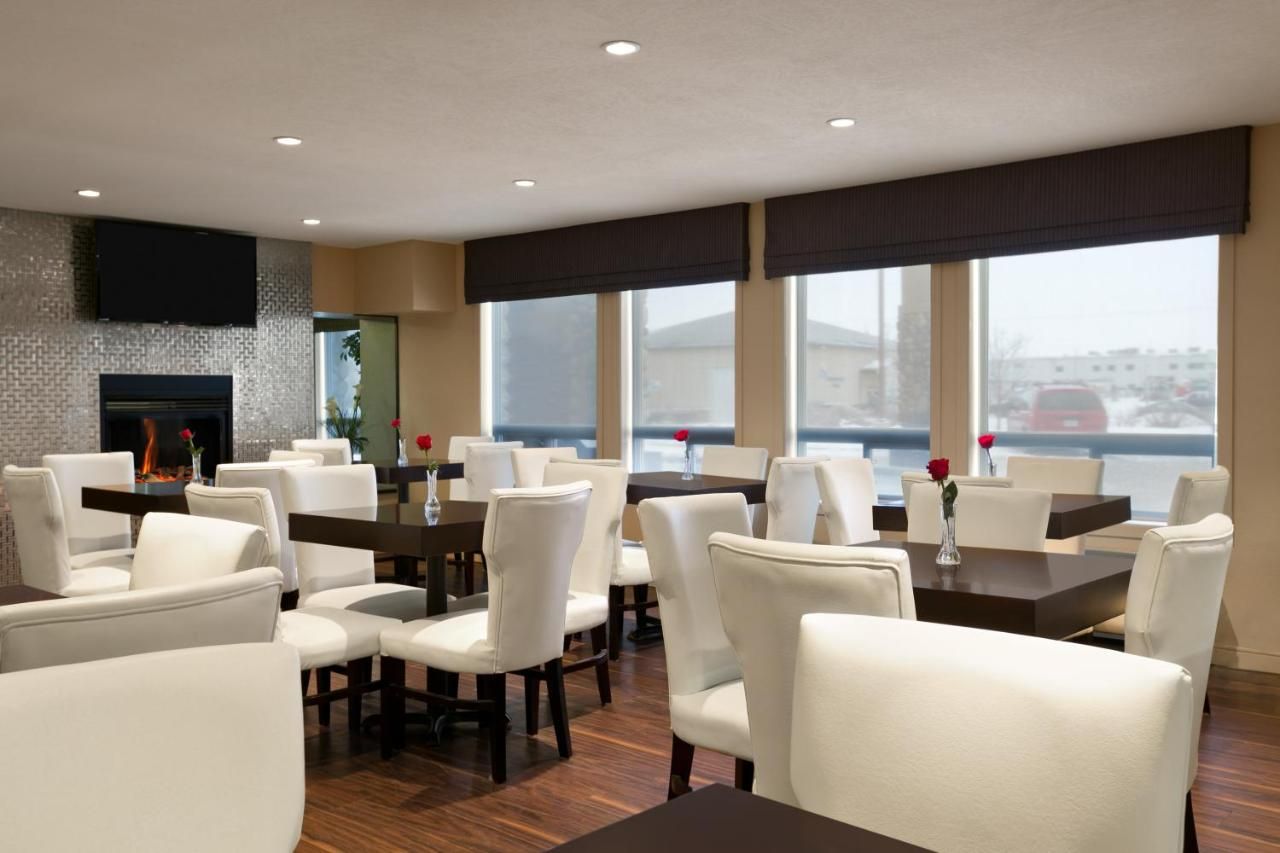 Days Inn by Wyndham Regina thumbnail 2