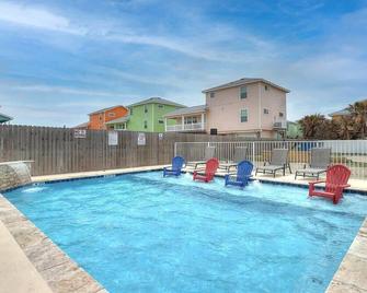 Shorts Story - Port Aransas - Pool