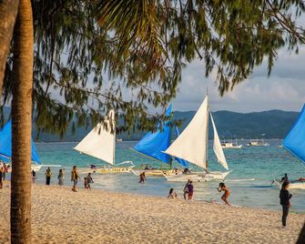 Crown Regency Beach Resort - Boracay - Ranta