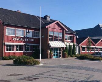 Verdal Hotell - Verdalsøra - Bygning