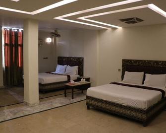 Hotel Mayfair - Lahore - Bedroom