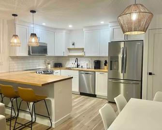 Obx Dreamin' - Kitty Hawk - Kitchen