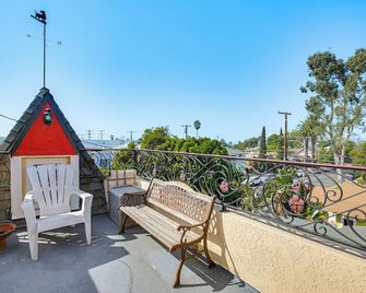 Unique Historic Home with Rooftop Deck in Long Beach - Long Beach - Balkon