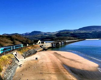 Cadwgan House Hotel - Dyffryn Ardudwy