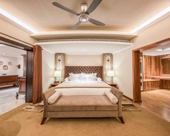 Earl's Regent Hotel - קאנדי - חדר שינה