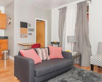 Downtown Studio Apt, Perfect for Medical Workers - ボストン - リビングルーム