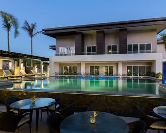 Belmont Hotel Boracay - Boracay - Pool