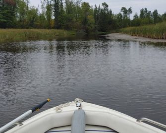 The River Retreat! Private Wooded Getaway - Ray