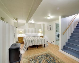 Inviting Missouri River Vacation Rental 2 Mi Away - Great Falls - Bedroom