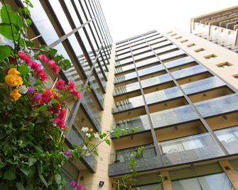 Ramada by Wyndham Downtown Beirut - Beiroet - Gebouw