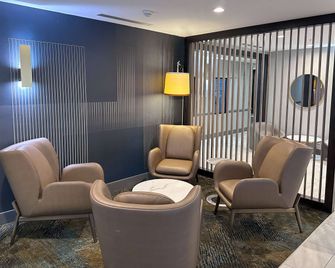 La Quinta Inn & Suites by Wyndham South Bend - סאות' בנד - לובי