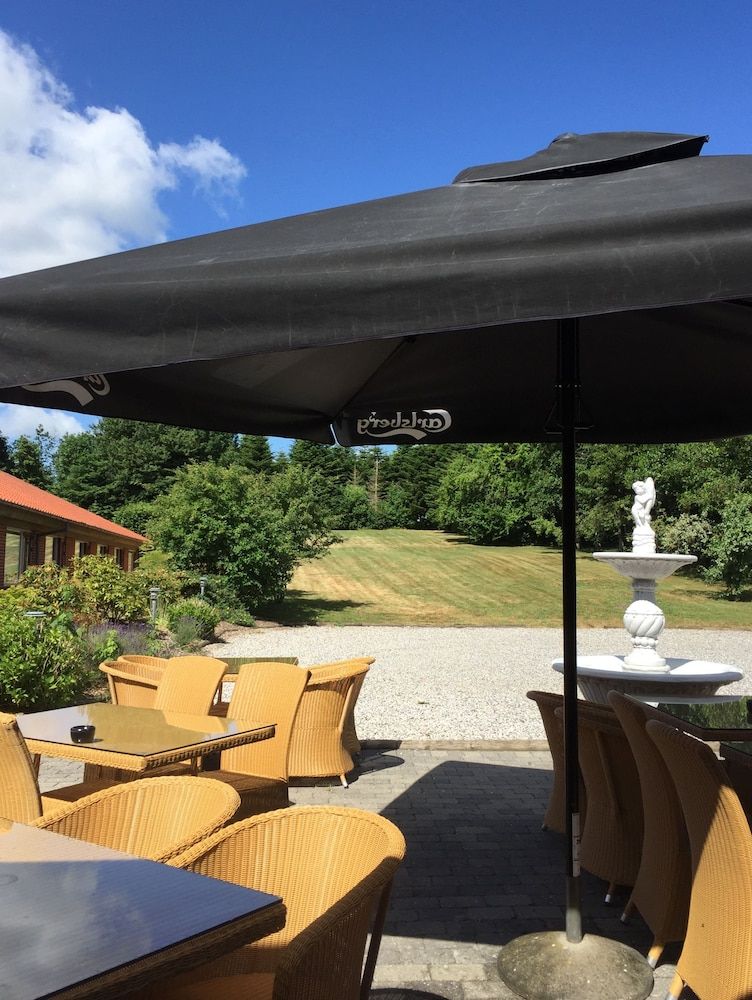 Hotel Laasby Kro - Låsby - Patio