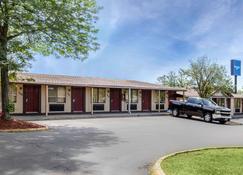 Rodeway Inn Auburn Hills - Auburn Hills - Bâtiment