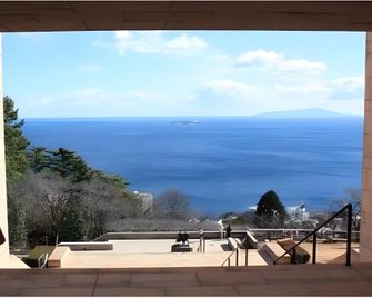 Atami Hotel Pipe no Kemuri - Atami - Balcón