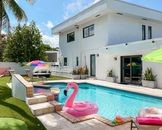 Villa Palma: Heart of Miami | 5 min to Miracle Mile - Miami - Pool
