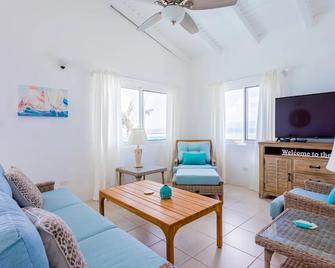 Coralito Bay Suites & Villas - The Valley - Living room