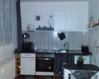 Studiowohnung, Neu renoviert, zentrale Lage - Saarlouis - Kitchen