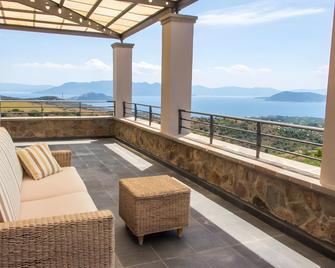 Marini Luxury Apartments and Suites - Aegina - Balcony