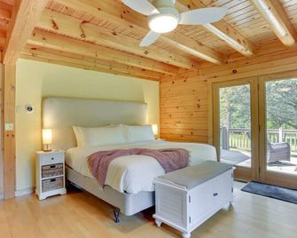 Pocono Dog-Friendly Home on Delaware River with Large Hot Tub! - Callicoon - Bedroom