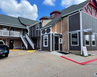 Stratford House Inn - Branson - Building
