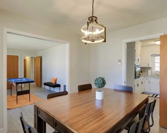 Pet-friendly Easley Family House w/ Game Room - Easley - Dining room