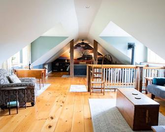 Craftsbury Farmhouse - Craftsbury - Sala de estar