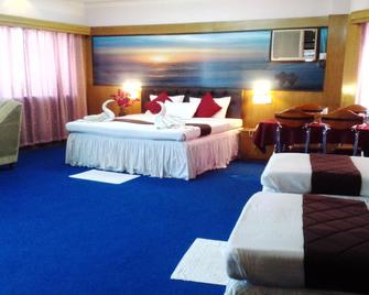 Hotel Sea Bird International - Roychak - Bedroom